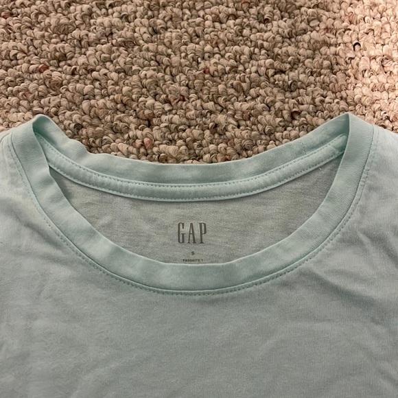 GAP Set of 2 Tee Shirts - Picture 5 of 8